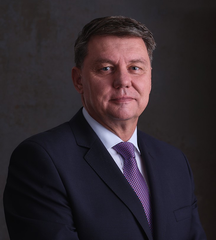 Roman Lada orez-retus-web.jpg